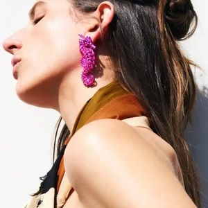 Seahorse stud earrings N58